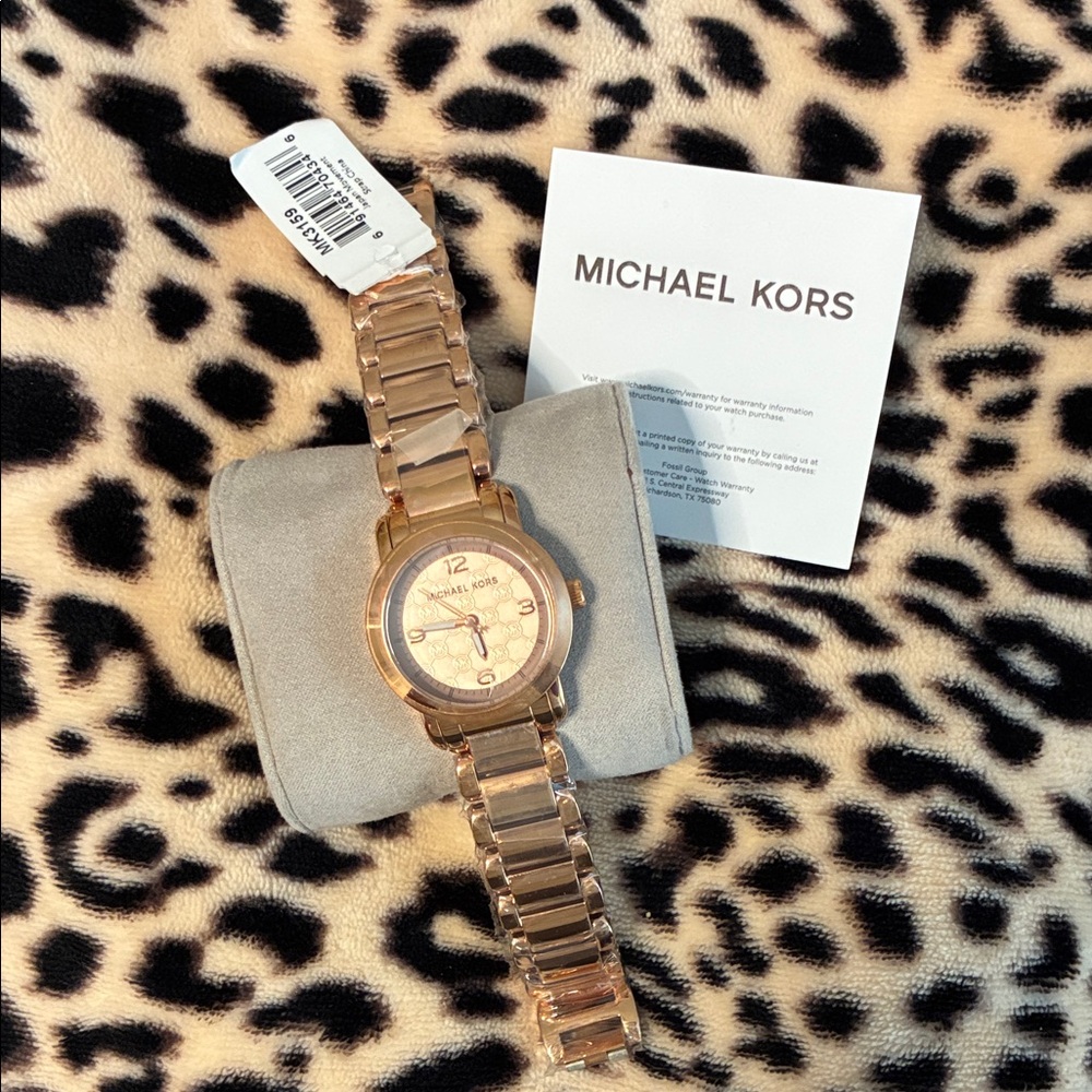 ✨ Michael Kors Rose Gold Women's Bracelet Watch with Patterned Dial ✨